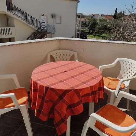 Magyar Apartmanhaz Lägenhet Pakoštane