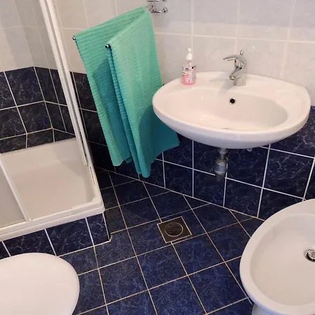 Lägenhet Magyar Apartmanhaz Pakoštane