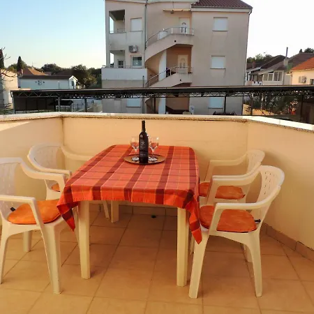 Magyar Apartmanhaz Lägenhet Pakoštane